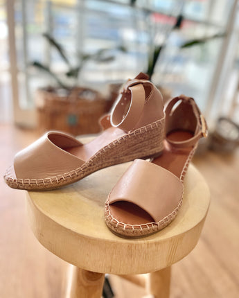 Helene Wedge Nude