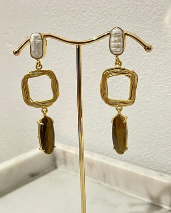 G010 Pearl Drop Earrings