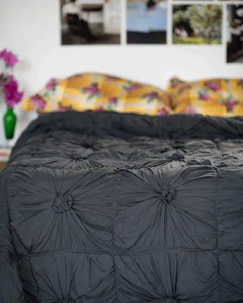 Rosette Quilt Charcoal King Size